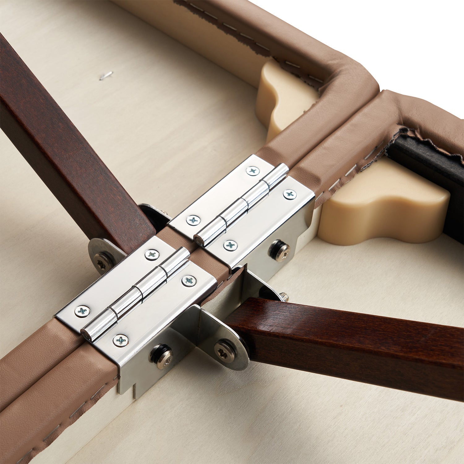 Massagetafel Massagebank Massagebed Massagetafel Opklapbare massagetafel Mobiele massagetafel Therapietafel Behandeltafel Kofferbehandeltafel Behandelbank draagbare massagetafel Massagetafels voor huisbezoeken in hoogte verstelbare massagebank Cosmetische behandelbank Professionele massagetafel Koffermassagebank Inklapbare behandelbank Verzorgingsbank Tattoobank Onderzoeksbank Verstelbare rugleuning Salonbank Wimperverlenging Spa-ligbed