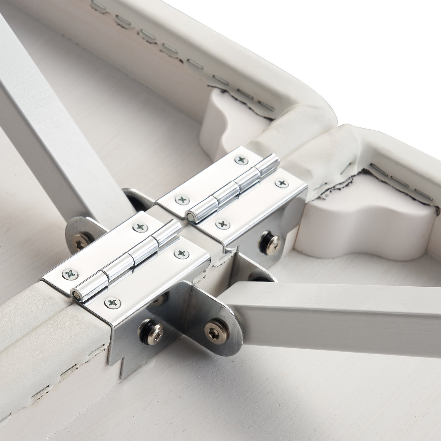 Master Massage Montclair™ mobiele massagetafel met sfeerverlichtingspakket, traagschuim en inklapbaar houten frame - sneeuwwit